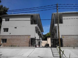 Foto 3 de Departamento 3 AMB CON PATIO Y  cochera. tigre. tacuari 255. todo incluido(  no abona expensas. abl agua )