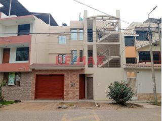 Foto 1 de Amplio Departamento en tercer piso ubicado en Urb. Casuarinas, con vista a lindo parque

* 3 Habitaciones
* 2 baños completos
* Sala comedor ampli