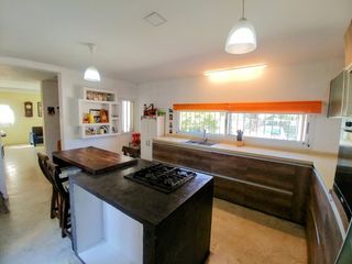 Foto 11 de Casa en venta cuatro ambientes con piscina Escobar