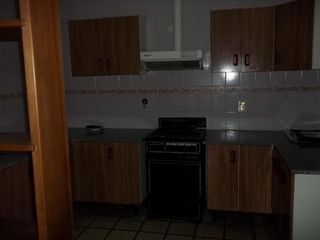 Casa en venta - 2 dormitorios 2 baños - 300mts2 - La Plata