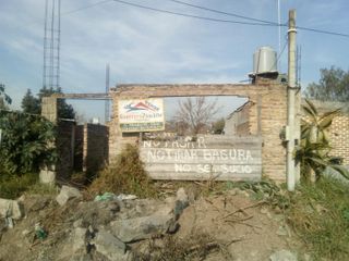 Foto 2 de Lote de terreno en VENTA con mejoras, posee escritura e impuestos al día.