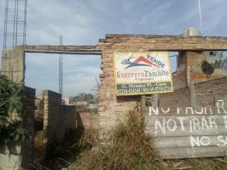 Foto 1 de Lote de terreno en VENTA con mejoras, posee escritura e impuestos al día.