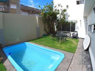 Venta Casa 5 ambientes con Jardin, Pileta y Cochera - Villa del Parque!