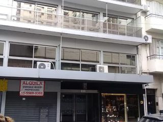 Plaza San Martín - 2 ambientes en edificio con seguridad