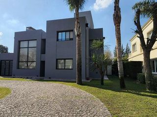 Foto 32 de Casa  Minimalista  Country Club de Campo San Patricio 6 ambientes  Álvarez Moreno