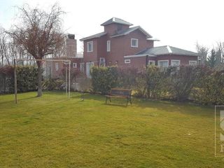 Foto 30 de Casa Venta Comahue Golf Club Neuquén, 3 dormitorios, 3 baños, escritorio y jardín