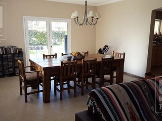 Foto 8 de Casa Venta Comahue Golf Club Neuquén, 3 dormitorios, 3 baños, escritorio y jardín