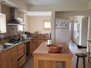 Foto 11 de Casa Venta Comahue Golf Club Neuquén, 3 dormitorios, 3 baños, escritorio y jardín
