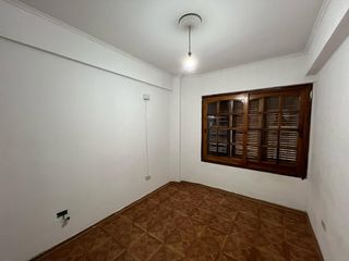 Ramón Franco 6200, Wilde ¡Tres ambientes con cochera en alquiler!