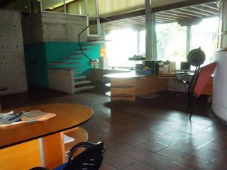 Foto 15 de San Eduardo Amplio local con área de oficinas, bodegas, talleres