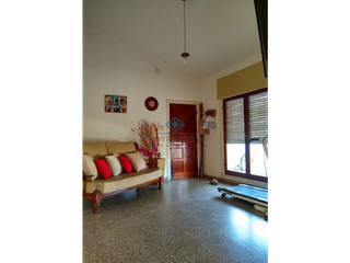 Foto 4 de VENTA – CASA 2 DORM EN PLENO CENTRO DE COLONIA CAROYA – APTO CRÉDITO