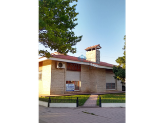 Foto 2 de VENTA – CASA 2 DORM EN PLENO CENTRO DE COLONIA CAROYA – APTO CRÉDITO