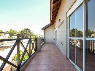 Semipiso 3 ambientes  con cochera y balcon  Alquiler  Florida Mitre