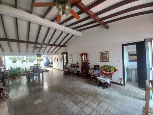 CASA EN VENTA BARRIO LA FLORA 1 PISO