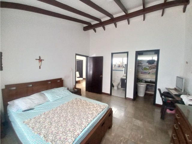 CASA EN VENTA BARRIO LA FLORA 1 PISO