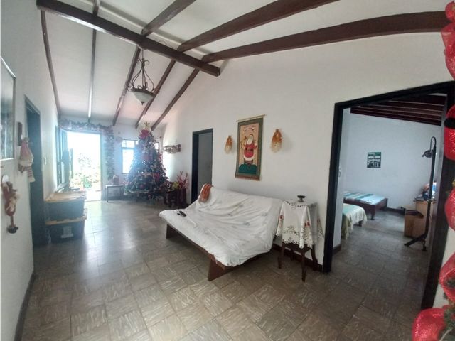 CASA EN VENTA BARRIO LA FLORA 1 PISO