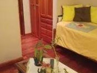 Casa en venta - 4 dormitorios 3 baños - Cochera - 180mts2 - Berazategui