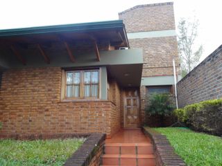Foto 10 de GUIDEK - STASIUK PROPIEDADES VENDE EXCELENTE CASA EN MUY BUENA UBICACION