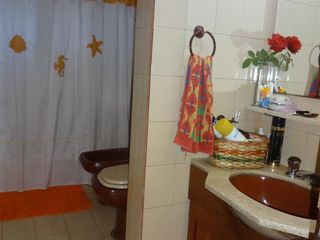 Foto 6 de GUIDEK - STASIUK PROPIEDADES VENDE EXCELENTE CASA EN MUY BUENA UBICACION