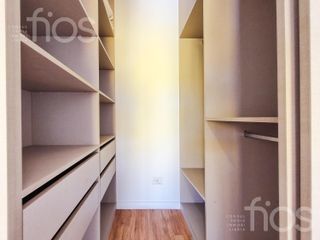 Venta piso exclusivo departamento de 2 dormitorios en Zona Río.