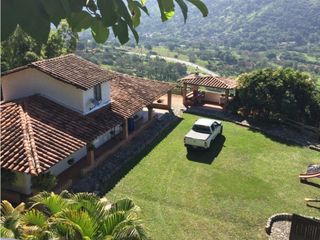 Hermosa finca en Barbosa