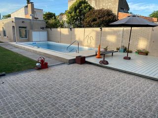 Venta casa 3 ambientes con quincho y piscina barrio Montemar Mar del plata