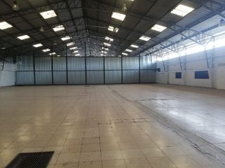 Foto 1 de Alquiler bodega 2500m2 en vía a Daule y Perimetral