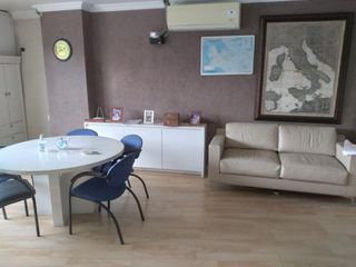Foto 2 de Venta de oficina amoblada de 165m2 en Av. Fco. de Orellana