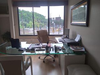 Foto 1 de Venta de oficina amoblada de 165m2 en Av. Fco. de Orellana
