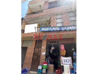 Foto 1 de 🔅🚶‍♂️‍➡️ Ubicada a unas cuadras del centro de la ciudad de Cajamarca. En una zona con alto movimiento comercial.❗❗
✔️Primer piso, cuenta con:
     📍