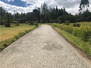 Foto 12 de QUINTA EN VENTA PUEMBO 10.400 M2 JARDINES RESERVORIO EXCELENTE SECTOR