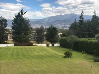Foto 1 de QUINTA EN VENTA PUEMBO 10.400 M2 JARDINES RESERVORIO EXCELENTE SECTOR