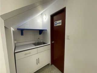 Foto 7 de RENTA-VENTA LOCAL ISERRA 100