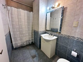 Casa en venta - 5 dormitorios 4 baños - 254mts2 - La Plata