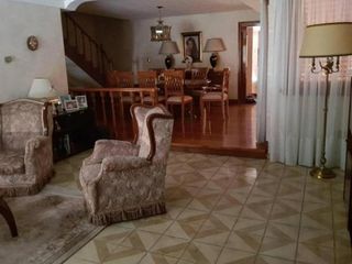Venta de Chalet 5 ambientes en Parque Luro