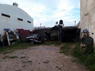 Foto 2 de VENDO COMPLEJO DE 4 DPTOS DE 2 DOR + COCHERAS VILLA CORINA