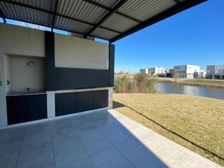Foto 11 de Casa en venta en Ingeniero Maschwitz