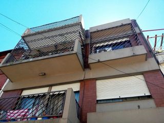 Foto 3 de EXCELENTE PH 3 AMBIENTES  AMPLIOS CON BALCÓN  , APTO CRÉDITO.