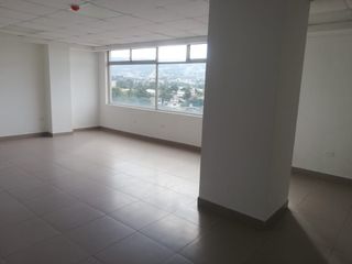 Venta hermosa oficina de 67 M2 en edificio nuevo, San Rafael, a media cuadra de San Luis,