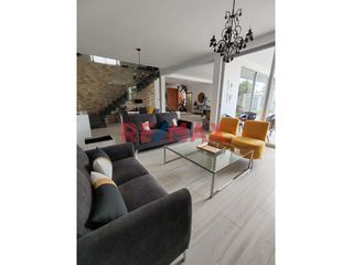 Foto 2 de Descubre la exclusividad y el confort en esta espectacular residencia ubicada en la urbanización más prestigiosa de Piura: La Rivera. Un hogar diseñad