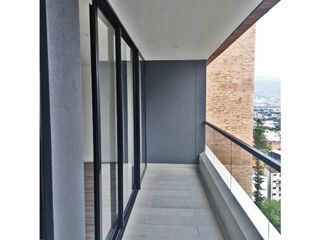Moderno apto piso medio alto con linda vista sector Lalinde