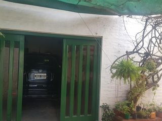 Casa en venta - 3 Dormitorios 2 Baños - Cochera - 900Mts2 - San Carlos, La Plata