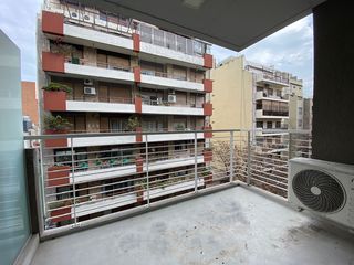 Alquiler depto 2 ambientes con balcón en Caballito