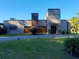 Foto 1 de Casa 3 dormitorios en lote de 1800mts2 - Haras del Sur I