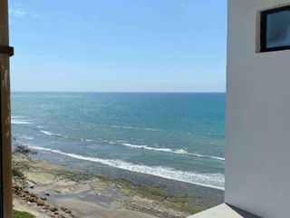 Foto 10 de Alquiler de departamento en Manta amoblado con vista al mar, para más información al 099321----, contrato mínimo un año