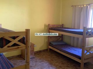 AT140 - ICHO CRUZ SIERRA Casa con 2 Dormitorios, 1 baño, Living-Comedor, Pileta