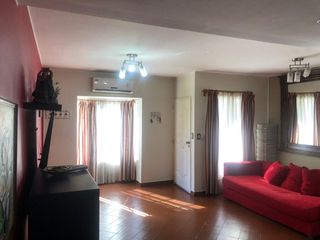 Foto 1 de Triplex en venta en Hurlingham
