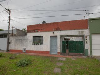 PH 2 DORMITORIOS EN VENTA CON PATIO LA PLATA