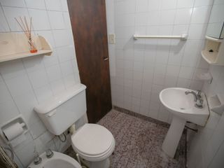 PH 2 DORMITORIOS EN VENTA CON PATIO LA PLATA