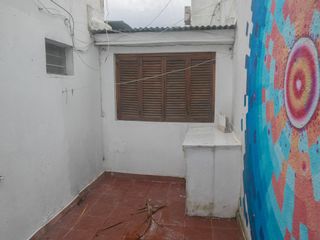 PH 2 DORMITORIOS EN VENTA CON PATIO LA PLATA